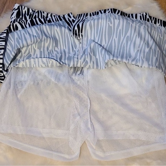 Daily Sports Zebra Skirt sizes 12 and 6 available - Picture 6 of 9